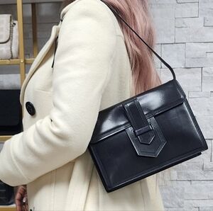 YSL Black Leather Bag – Elegant